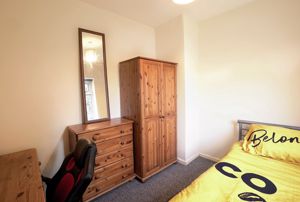 bed 1 - click for photo gallery